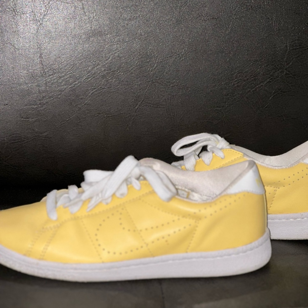 Nike Women's Yellow Sneakers